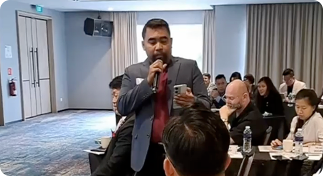 Riduwan speaking at an entrepreneurs club